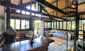 Imagem 4: Casa em Condomínio à Venda em Cotia-SP: 3 Quartos, 2 Salas, 5 Banheiros, 1 Vaga de Garagem