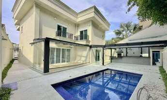 Imagem 1: Luxuosa casa em condomínio à venda em Cotia-SP, bairro São Paulo II, com 4 quartos, 4 suít