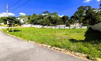 Imagem: Terreno Plano de Esquina em Condomínio