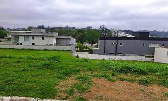 Imagem: Terreno em Declive em Condomínio Clube