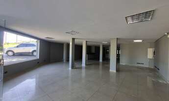 Imagem 2: Sala Comercial 240m² em Granja Viana: Destaque Seu Negócio!