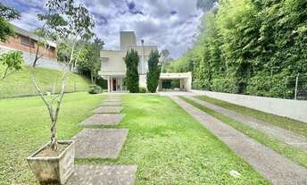 Imagem 3: Casa moderna integrada, gourmet, amplo jardim com espaço p/ piscina, no miolo do condomíni