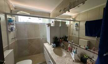 Imagem 6: Casa em condomínio em Granja Viana - Charmosa em Meio à Natureza com Vista Panorâmica e La