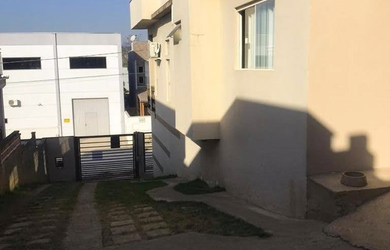 Imagem 2: Casa solta semi-mobiliada no Rio Branco