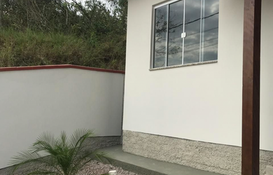 Imagem 3: Casa 2 Dormitórios Garagem Coberta e Passagem Lateral - Bairro Bateas em Brusque/SC