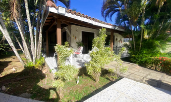 Imagem 2: AV. STOS DUMONT, Lauro de Freitas. Casa térrea estilo colonial com 3 quartos sendo 2 suíte