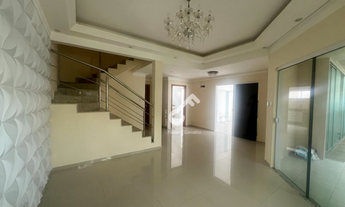 Imagem 2: BURAQUINHO, Lauro de Freitas. Duplex, 4 quartos sendo 3 suítes e 1 quarto térreo, 183m² de