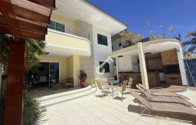 Imagem 6: PRISCILA DUTRA, Lauro de Freitas. Duplex 4 quartos sendo 3 suítes superiores e 1 quarto té