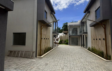 Imagem 4: IPITANGA, Lauro de Freitas. Duplex com 4 quartos sendo 1 suíte e 1 quarto térreo, 50m da p