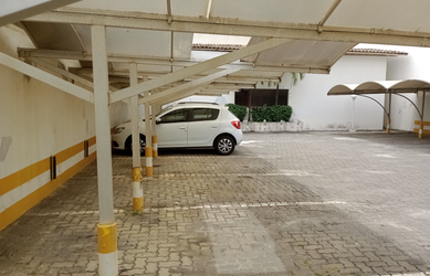 Imagem 6: Galpão no Costa Azul, frente de Rua, com terreno de 700,00 m²