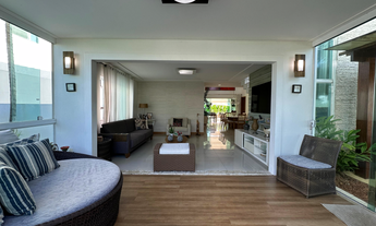 Imagem 2: Casa com 4 suítes no Alphaville Litoral Norte 1