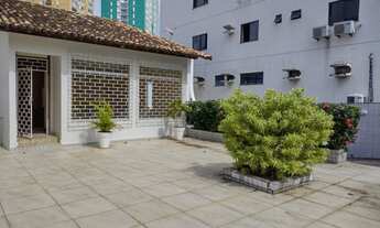 Imagem 7: Casa com 3 suítes e 4 banheiros à Venda, 421 m² por R$ 2.000.000,00!