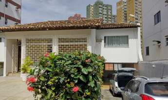 Imagem 6: Casa com 3 suítes e 4 banheiros à Venda, 421 m² por R$ 2.000.000,00!