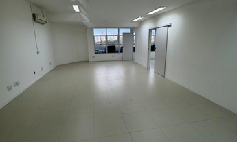 Imagem 4: OPORTUNIDADE: Sala comercial ampla para locação na Garibaldi!!