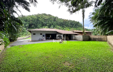 Imagem 5: CASA RESIDENCIAL, 4 dormitórios, 2 banheiro, 2 vagas na garagem, 197M² de Área Construída
