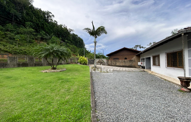 Imagem 7: CASA RESIDENCIAL, 4 dormitórios, 2 banheiro, 2 vagas na garagem, 197M² de Área Construída