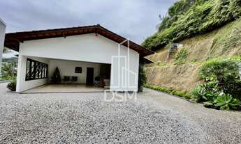 Imagem 2: Casa de Alto Padrão, com 3 quartos (1 suíte + 2 dormitórios), terreno com 3.200m² a vend