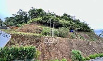 Imagem 6: Casa de Alto Padrão, com 3 quartos (1 suíte + 2 dormitórios), terreno com 3.200m² a vend