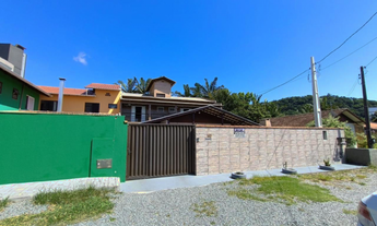 Imagem 2: Casa Localizada no Bairro Praia de Quilombo à 100 Metros da Praia