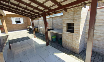 Imagem 7: Casa Localizada no Bairro Praia de Quilombo à 100 Metros da Praia