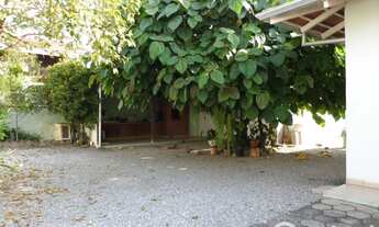 Imagem 6: Casa com amplo terreno 25 x 33 - Ideal para construção de prédio