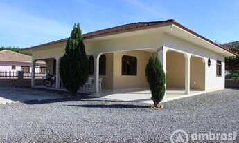 Imagem: Ótima Casa com Amplo Terreno em Botuverá