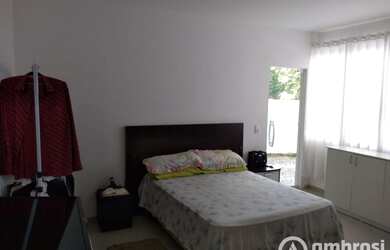 Imagem 4: Casa no Centro de Brusque - Rua comercial