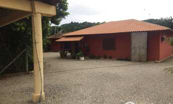 Imagem: Casa com amplo terreno próximo ao Centro