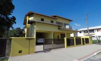 Imagem: Bela Casa e Muito Espaçosa - Bairro Bateas