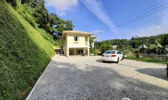 Imagem 4: Casa com piscina próximo ao Centro de Brusque