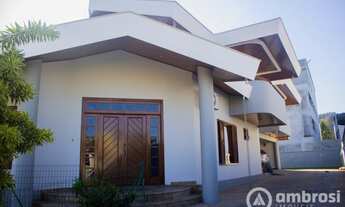 Imagem: Linda Casa em Bairro Nobre da Cidade