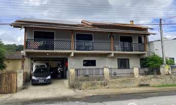 Imagem: Casa no bairro Guarani em região comercial