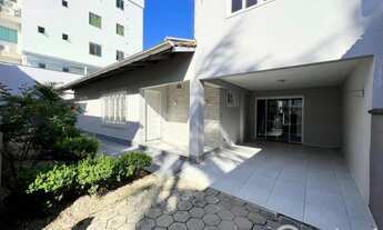 Imagem: Casa no bairro São Luiz - 03 dormitórios