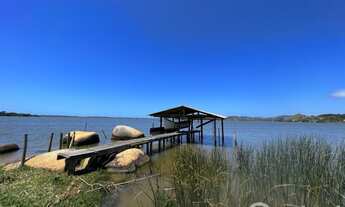 Imagem: Casa com frente para Lagoa de Ímarui