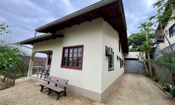 Imagem: Casa com piscina no bairro Souza Cruz