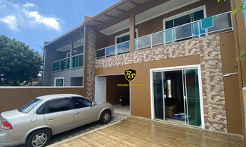 Imagem: Lindo Sobrado com Piscina