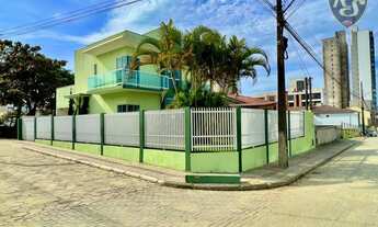 Imagem: Linda Casa de Esquina em Piçarras - SC