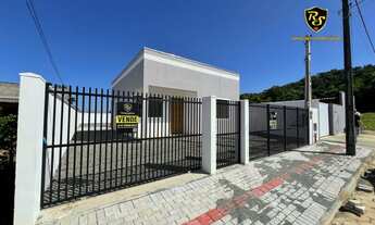 Imagem: Casa individual com aplo espaço de terreno