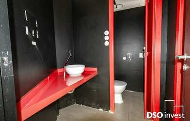 Imagem 6: 2 banheiro, 5 vagas na garagem