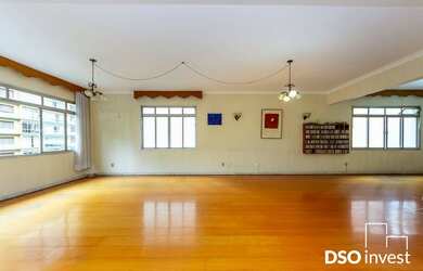 Imagem 3: 4 dormitórios, 1 suítes, 2 banheiro, 2 vagas na garagem