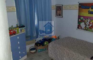 Imagem: O apartamento possui 3 Dormitórios, 1 Banheiro, 1 Vaga na garagem