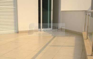 Imagem: A casa possui 3 Dormitórios, 3 Suítes, 4 Banheiros, 2 Vagas