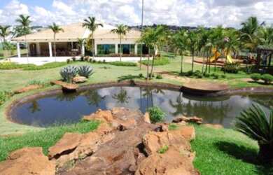 Imagem: O terreno possui 394m² de Área e está localizado em Morada