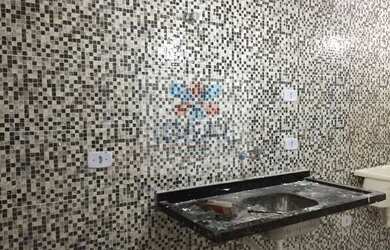 Imagem: A casa possui 3 Dormitórios, 2 Suítes, 1 Banheiro, 1 Vaga