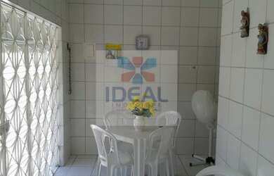 Imagem: A casa possui 2 Dormitórios, 1 Suíte, 1 Banheiro, 1 Vaga na