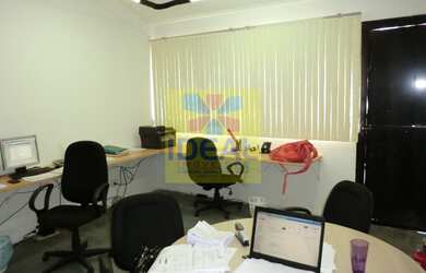 Imagem: A loja possui 1 Banheiro, 1 Vaga na garagem, 28m² de Área