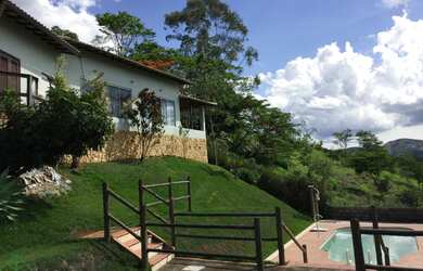 Imagem: A casa possui 3 Dormitórios, 2 Suítes, 3 Banheiros, 20m²