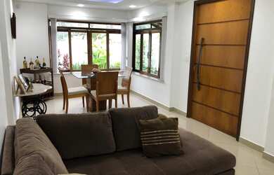 Imagem 10: Casa em bairro Nobre. Churrasqueira, Área de serviço, 20m² de Área...