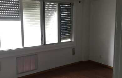 Imagem: O apartamento possui 3 Dormitórios, 1 Banheiro, 98m² de Área