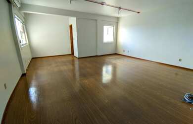 Imagem: A sala comercial possui 1 Banheiro, 37m² de Área Privada e